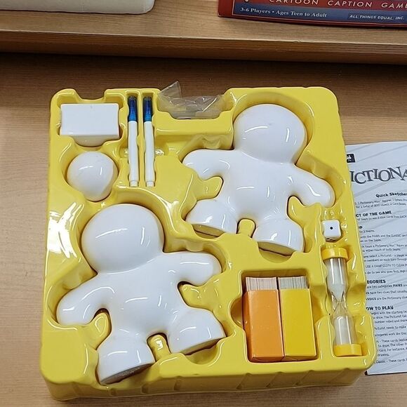 Mattel PICTIONARY MAN DOUBLE DRAW GAME 2 Teams Age 7+ - Picture 3 of 4